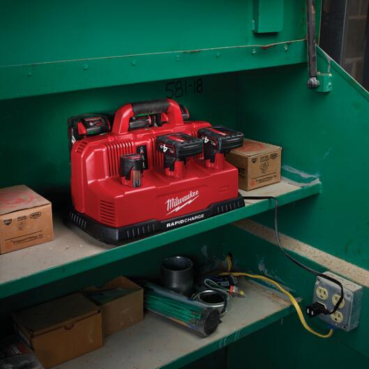 Milwaukee 12v/18v 3 Bay Simultaneous Battery Charger / 電池充電站 M12-18c3