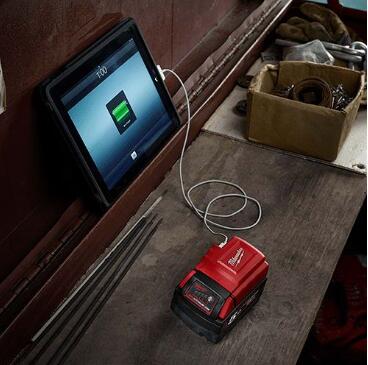 Milwaukee M18™ 電源供應器 / Power Supply M18 USB PS HJ2