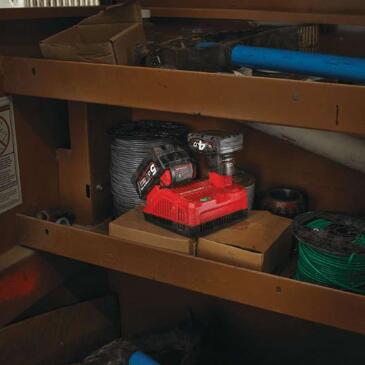 Milwaukee M12™ - M18™ 快速充電器 / Fast Charger M12-18FC