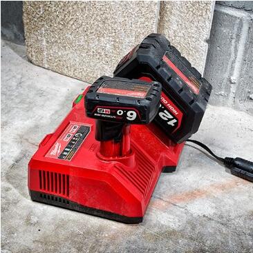 Milwaukee M12™ - M18™ Super Charger / M12™-M18™ 極速充電器 M12-18SC