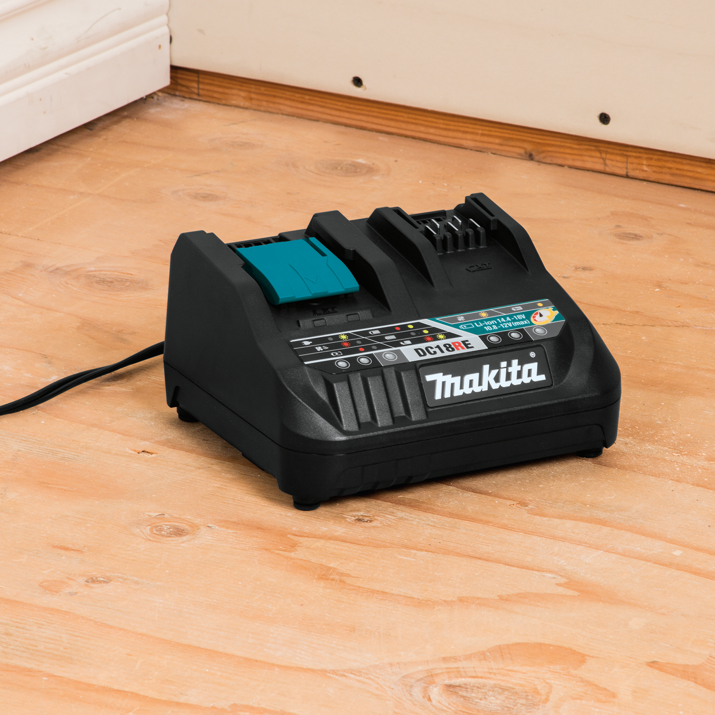 Makita 牧田 18V LXT® / 12V max CXT® Lithium‑Ion Rapid Optimum Charger DC18RE