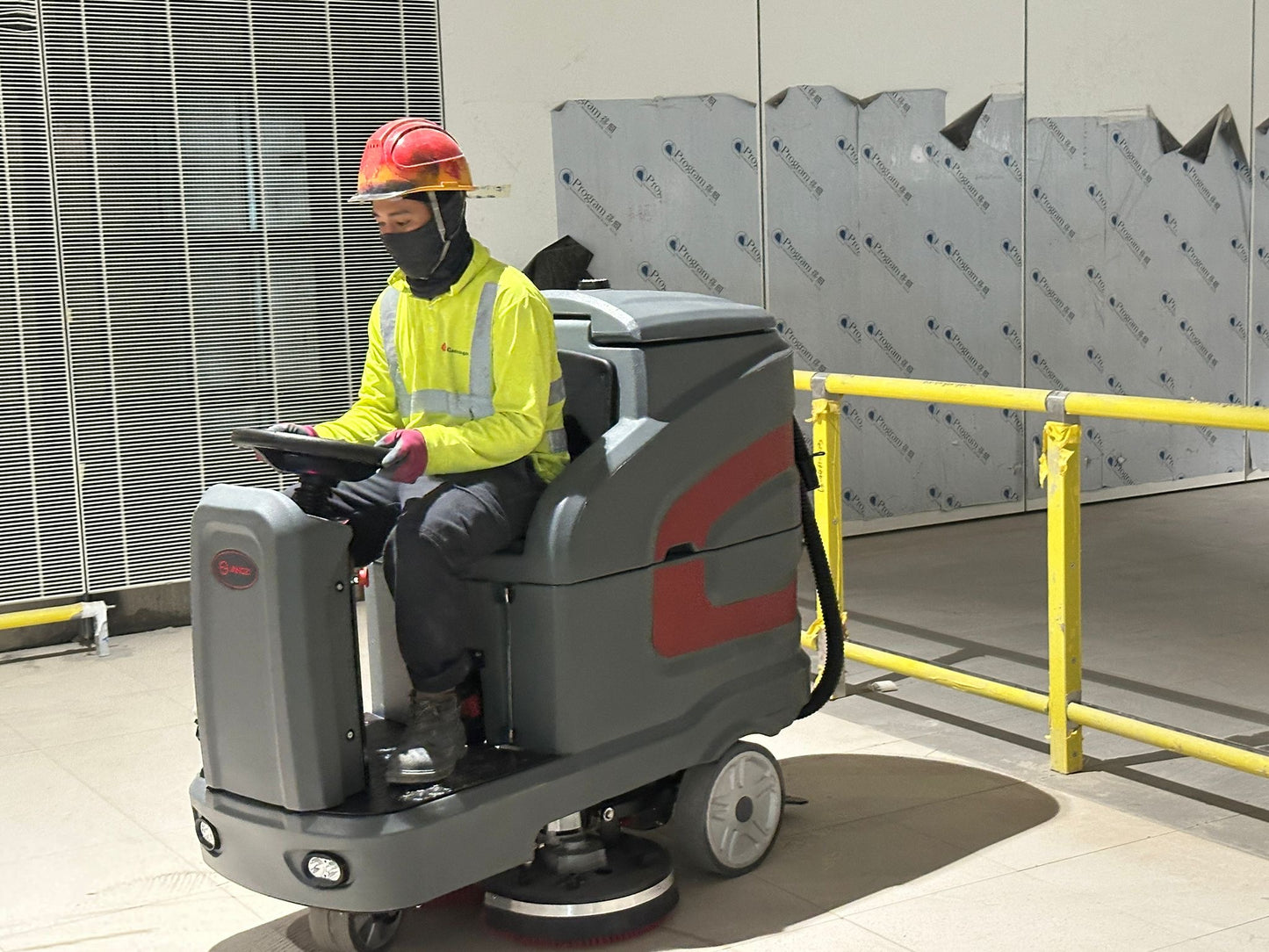 MP-X7 Ride-on Scrubber Dryer